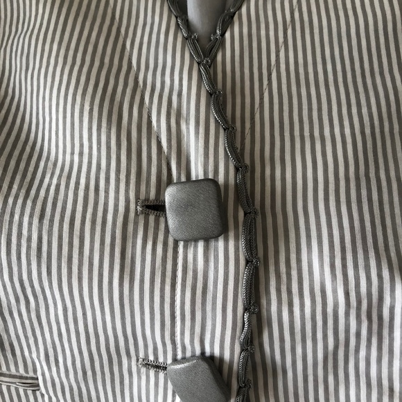 Emporio Armani Grey Pinstripe Blazer Buckle sz 4 - Picture 6 of 8